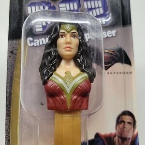 Vintage 1984 Wonder Woman DC Comics Pez Dispenser Batman vs Superman